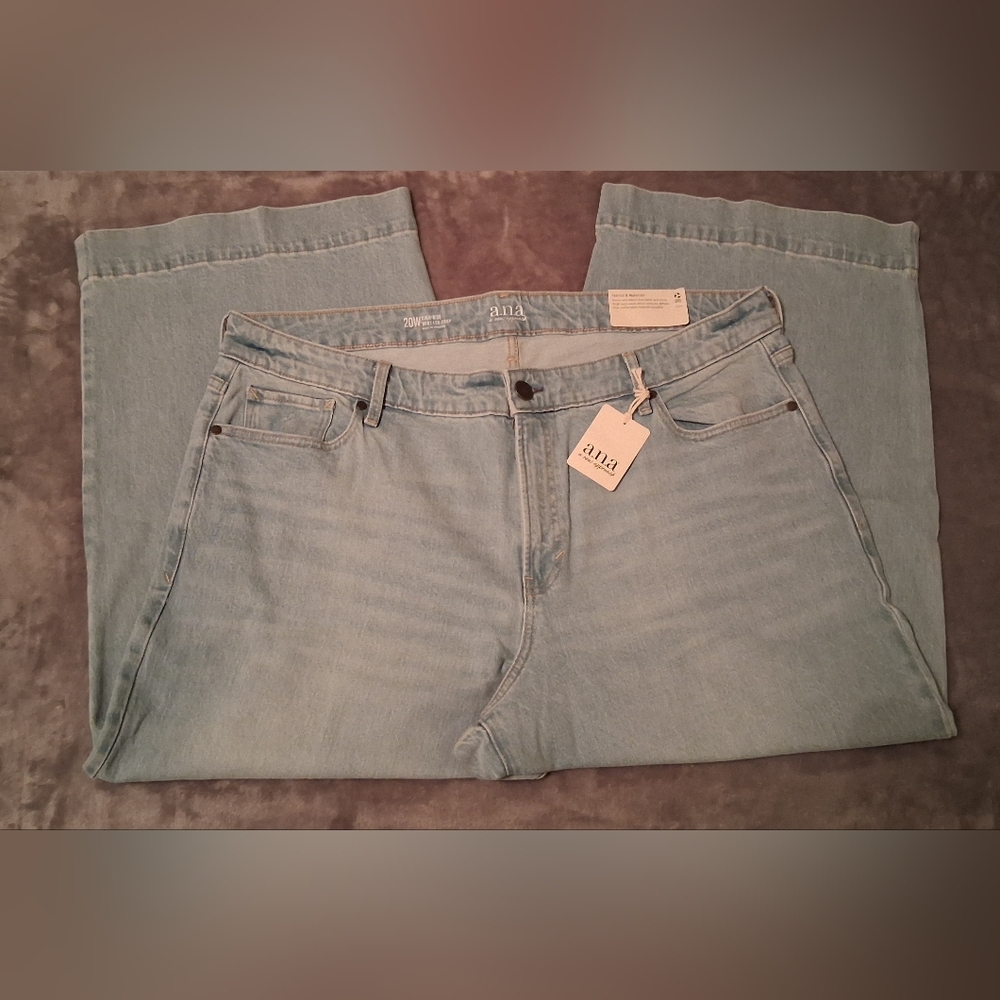 ANA Wide-Leg Crop